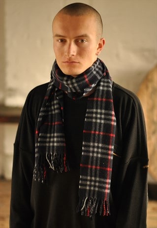 VINTAGE BURBERRYS OF LONDON LAMBSWOOL NOVA CHECK SCARF