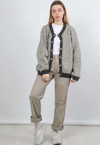 VINTAGE LL BEAN MEDIUM BEIGE KNITTED CARDIGAN