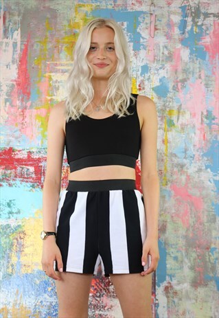 SHORTS IN BLACK AND WHITE STRIPE