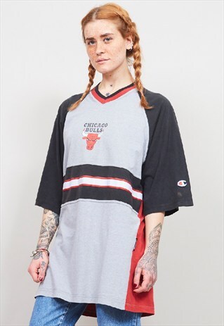 VINTAGE 90'S CHAMPION OVERSIZED GREY CHICAGO BULLS T-SHIRT