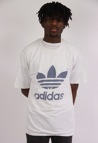 VINTAGE ADIDAS TSHIRT
