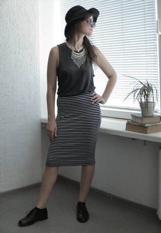 VINTAGE 90'S MIDI NAVY/WHITE STRIPED PENCIL SKIRT