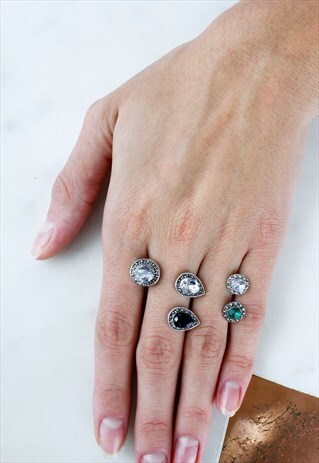 SILVER RHINESTONE STUD EARRINGS