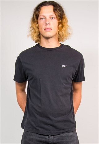90'S VINTAGE BLACK NIKE PLAIN T-SHIRT