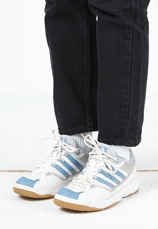 VINTAGE WHITE BLUE ADIDAS TRAINERS