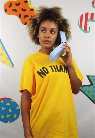 NO THANKS GRAPHIC T-SHIRT IN YELLOW