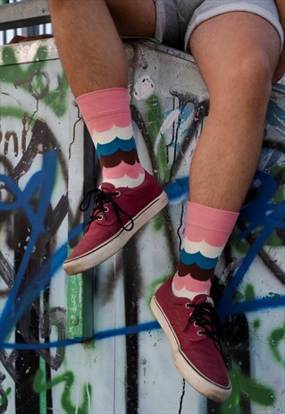 UNISEX WAVES COLOURED COTTON SOCKS GIFTING IN ITS SPECIAL BO