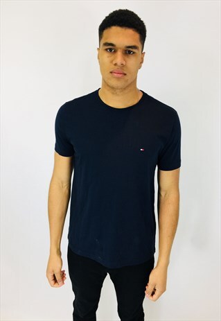 TOMMY HILFIGER 90S EMBROIDERED T SHIRT