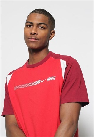 VINTAGE NIKE LOGO T-SHIRT RED