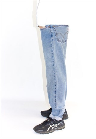 VINTAGE 90'S BLUE MID RISE STRAIGHT LEG LEVI JEANS