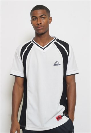 VINTAGE ADIDAS SPORTS T-SHIRT