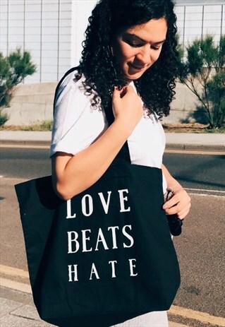 LOVE BEATS HATE / TOTE BAG
