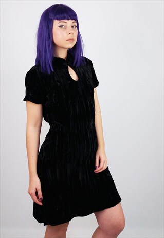 VINTAGE 90'S BLACK VELVET VELOUR HIGH NECK KEYHOLE
