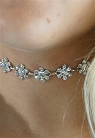 VINTAGE 90S EMBELLISHED GEMSTONE FLOWER CHOKER