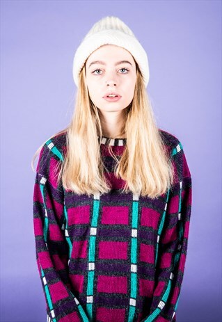 VINTAGE HAT IN WHITE