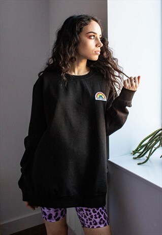 SWEATSHIRT IN BLACK OVERSIZED WITH RAINBOW EMBROIDERED PATCH