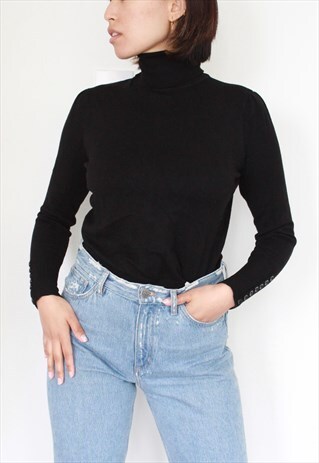 BLACK MINIMAL ROLL NECK JUMPER