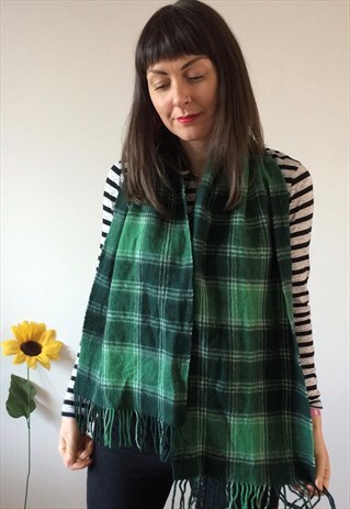 VINTAGE GREEN & WHITE WOOL TARTAN SCARF