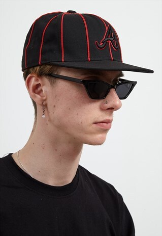 VINTAGE BLACK RED NEW ERA FITTED FLAT BRIM BASEBALL FULL CAP