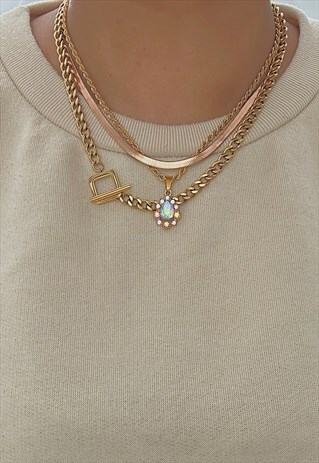 CEASER. Gold T-Bar Chain Necklace