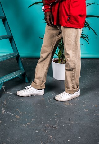 VINTAGE LEVI'S 501 JEANS IN BEIGE WITH PAINT MARKS