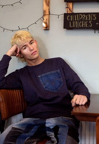 JUMPER IN NAVY WITH DENIM POCKET