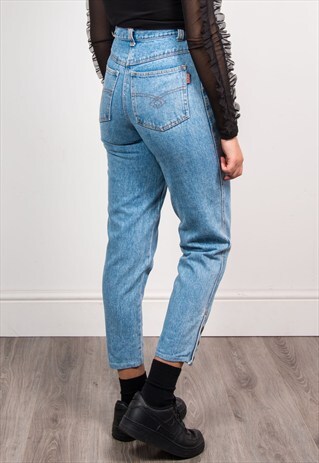 VINTAGE 90'S LIGHT BLUE DENIM MOM JEANS