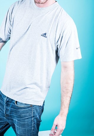 VINTAGE ADIDAS SPORTS T-SHIRT IN GREY