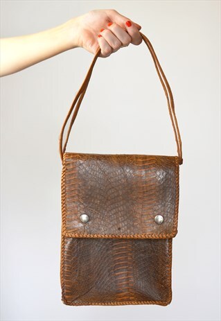 VINTAGE 70S BROWN LEATHER BOHO TOOLED SHOULDER BAG