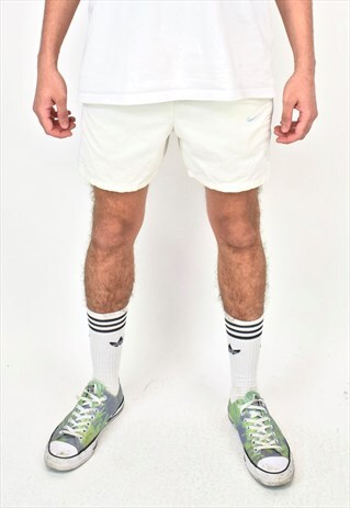 MEN'S VINTAGE 90'S NIKE WHITE SHORTS