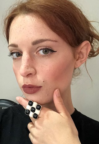 VINTAGE 80S BLACK AND WHITE CHECKBOARD STATEMENT RING