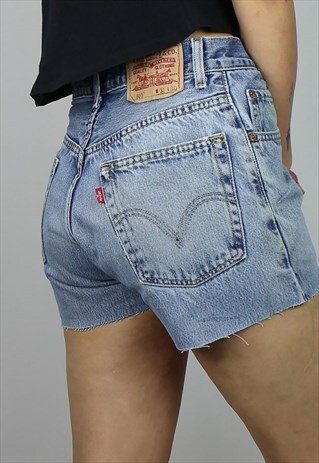VINTAGE LEVI'S DENIM SHORTS W RED TAB BACK