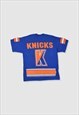 VINTAGE 90S NEW YORK KNICKS GRAPHIC PRINT T-SHIRT IN BLUE