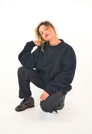 BLACK OVERSIZED FLEECE SWEATER