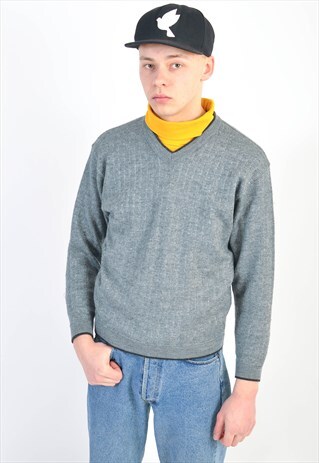 VINTAGE V NECK KNITWEAR JUMPER IN GREY
