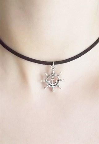 HELM AND ANCHOR CHOKER