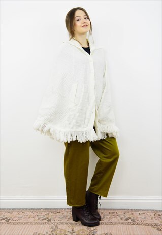 VINTAGE WHITE WOOL KNITTED FRINGE PONCHO CAPE