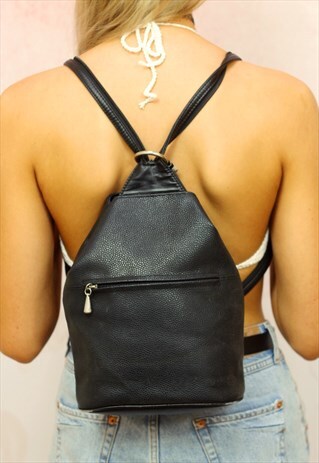1990S VINTAGE JET BLACK REAL LEATHER BACKPACK