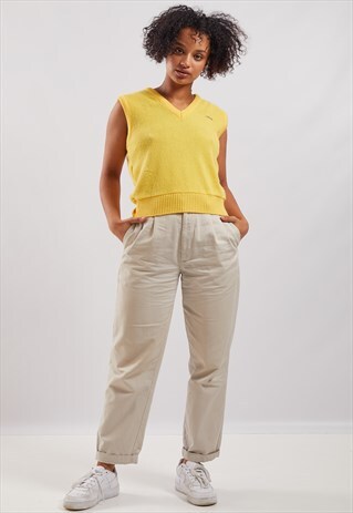 VINTAGE LACOSTE V-NECK SLEEVELESS JUMPER
