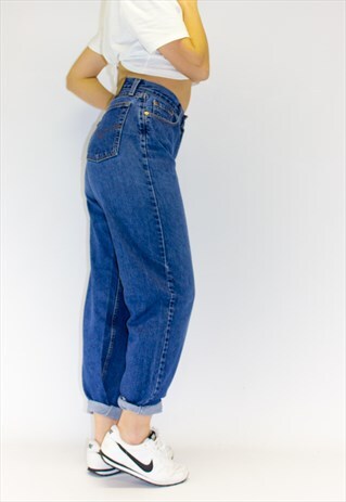 VINTAGE HIGH WAIST BLUE LEVI'S MOM JEANS