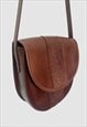 70'S DARK BROWN EMBOSSED LEATHER VINTAGE SADDLE BAG 