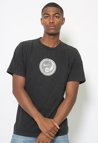 VINTAGE NIKE T-SHIRT
