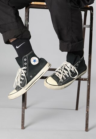 VINTAGE CONVERSE CHUCK TAYLOR NAVY HIGH TOPS