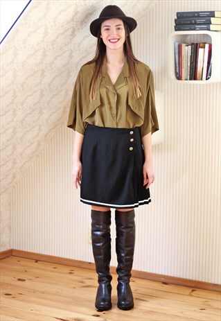 BLACK MIDI PLEATED SKIRT