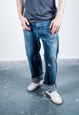 VINTAGE BLUE LEVI'S 501 JEANS