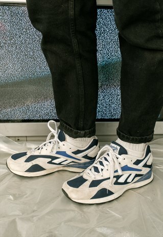 REEBOK VINTAGE WHITE SNEAKERS