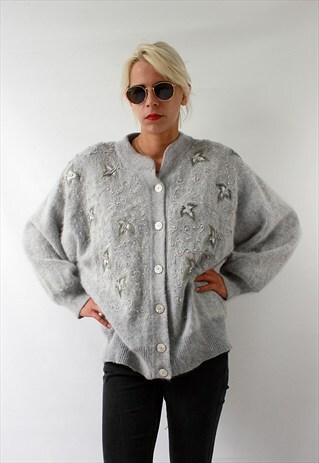 VINTAGE 80'S GREY JUMPER WITH WITH BEAUTIFUL FLOWERS