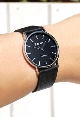 VINTAGE STYLE SILVER WATCH