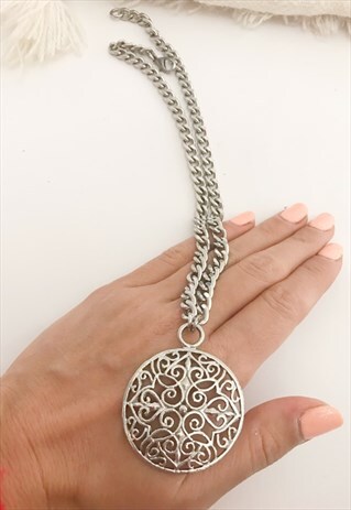 1970'S FILIGREE MEDALLION NECKLACE