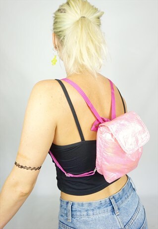 VINTAGE 00S / Y2K PINK HOLOGRAPHIC MINI BACKPACK 90S